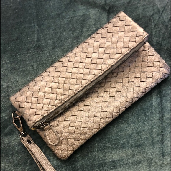 Urban Expressions Handbags - Urban Expressions silver weave wristlet.